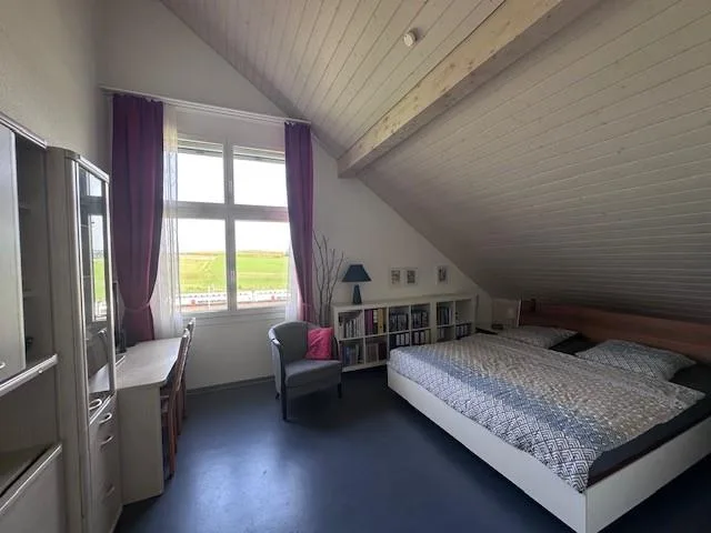 3 1/2-Zimmer-Dachwohnung mit Hobbyraum, Keller, Garage und Garten – Foto 11 von 16