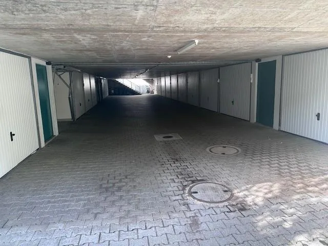 3 1/2-Zimmer-Dachwohnung mit Hobbyraum, Keller, Garage und Garten – Foto 16 von 16