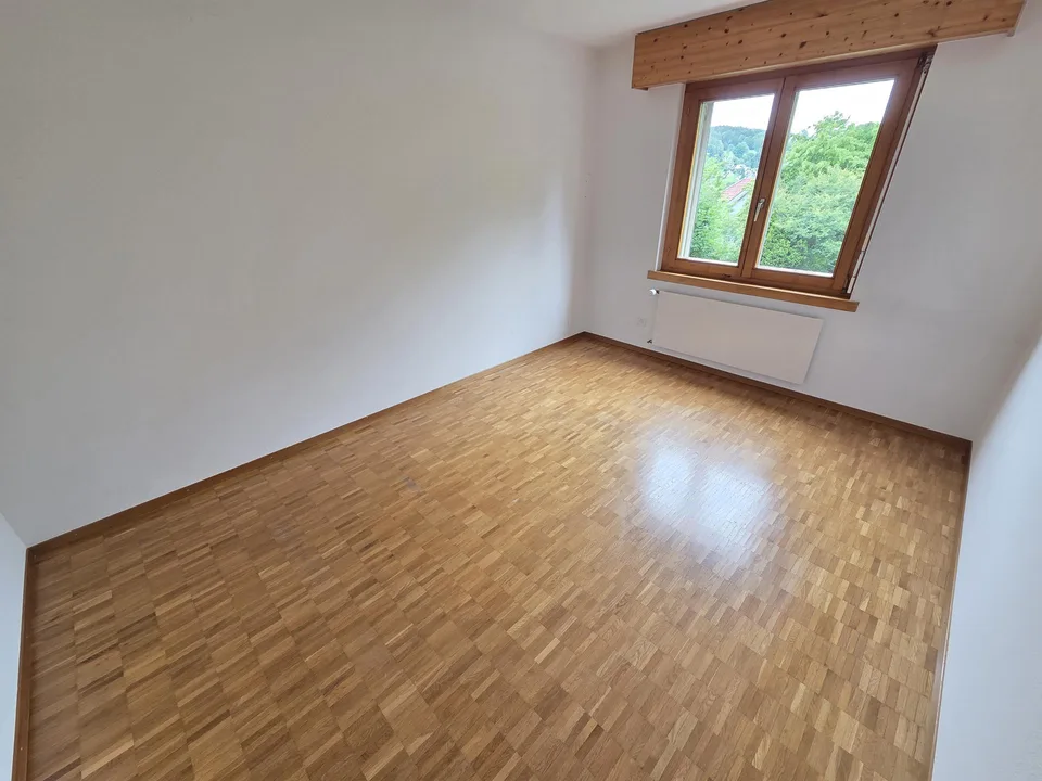 Gemütliche 4.5-Zimmerwohnung mit 2 Nasszellen an ruhiger Lage! – Foto 6 von 8