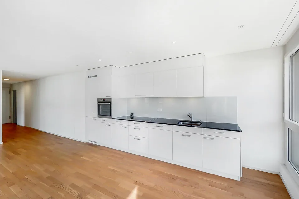 Residenza Laville: moderno, grandi vetrate e terrazzo coperto – foto 4 di 11