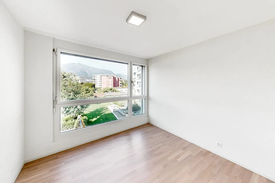 Residenza Laville: moderno, grandi vetrate e terrazzo coperto – foto 8 di 11