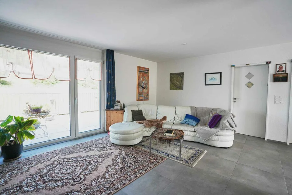 Moderne, lichtdurchflutete 3.5-Zi. Attikawohnung mit grosser Terrasse – photo 3 sur 10