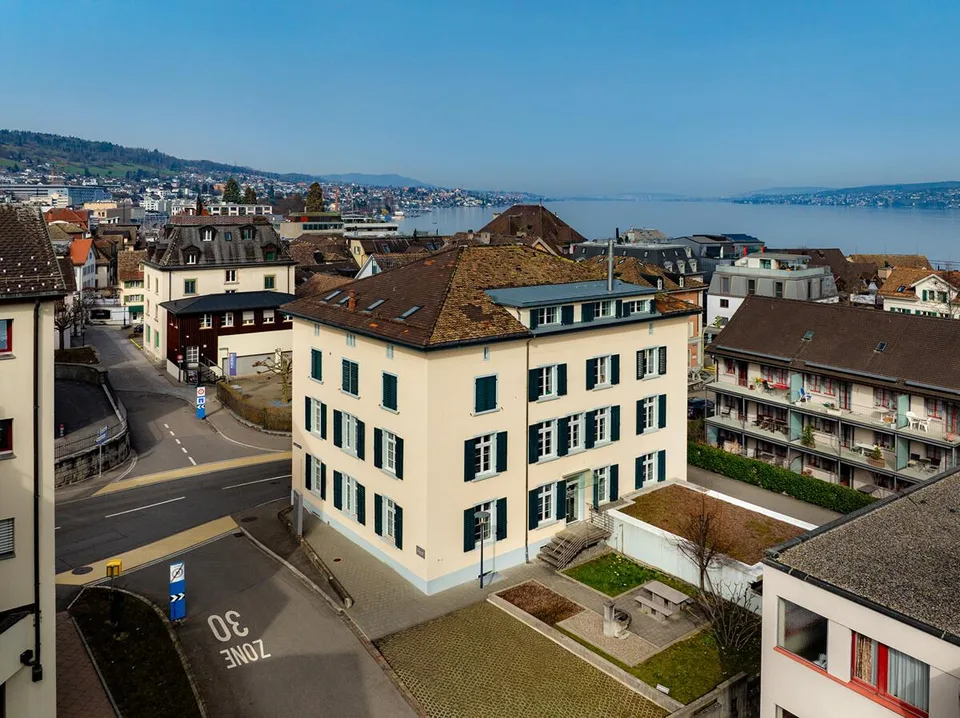 Horgen: charaktervolle 5-Zimmer-Wohnung nahe Zentrum und See – foto 4 di 5