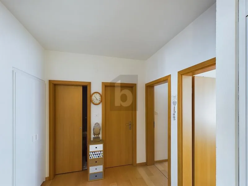 In the center, spacious and modern – photo 2 of 6
