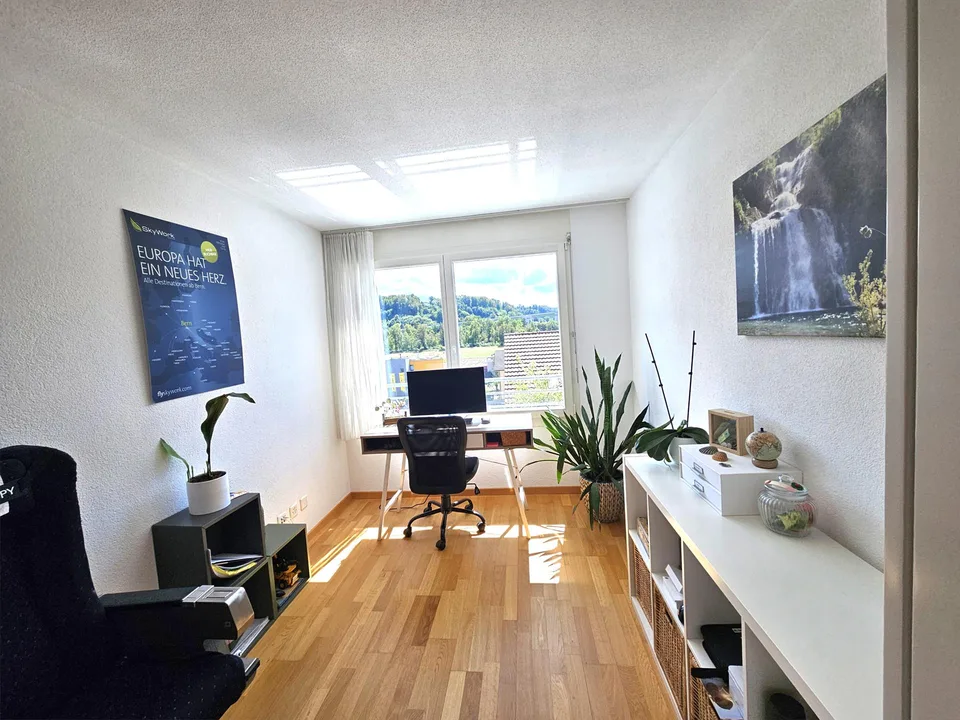 Maison en rangée de 5,5 pièces avec deux terrasses à Neuenegg à vendre – photo 9 sur 13