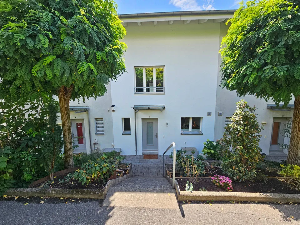 Maison en rangée de 5,5 pièces avec deux terrasses à Neuenegg à vendre – photo 8 sur 13