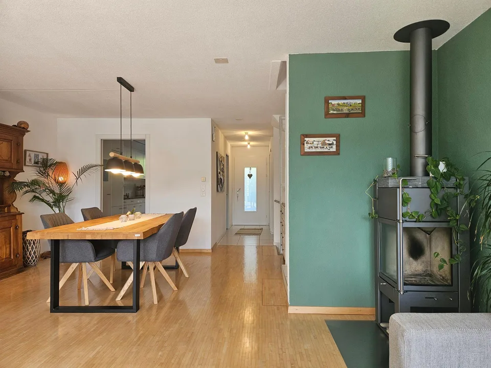 Maison en rangée de 5,5 pièces avec deux terrasses à Neuenegg à vendre – photo 2 sur 13