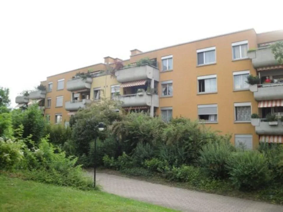 Appartement de 3,5 pièces situé au centre d'Albisrieden avec un espace de jardin privé – photo 11 sur 11