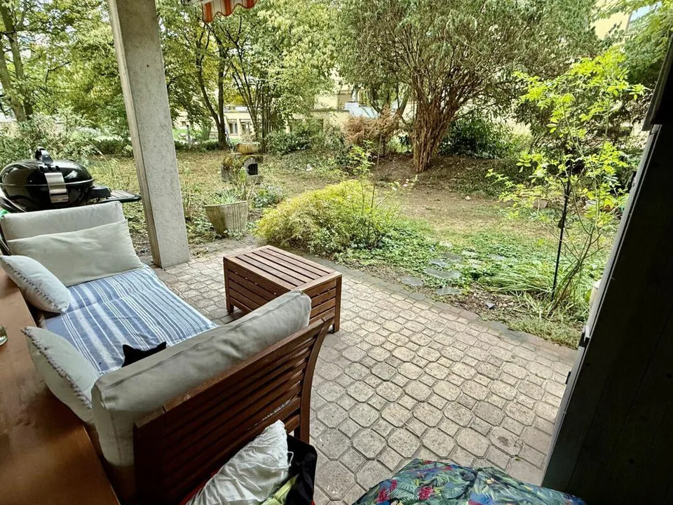 Appartement de 3,5 pièces situé au centre d'Albisrieden avec un espace de jardin privé – photo 3 sur 11
