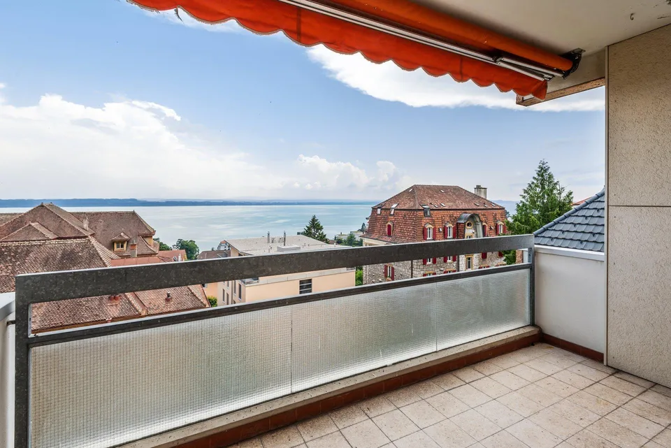 Bello appartamento di 5.5 locali con vista eccezionale sul lago – foto 10 di 10