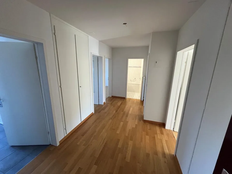 4-Zimmerwohnung mit wunderbarer Aussicht – Foto 2 von 10