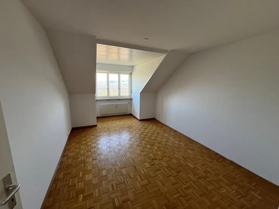 4-Zimmerwohnung mit wunderbarer Aussicht – Foto 3 von 10