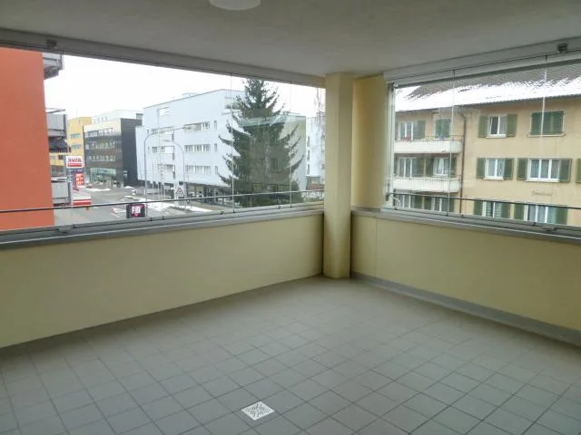 Modernes, zentrales Wohnen mit grosser Loggia (23m²) – Foto 9 von 10