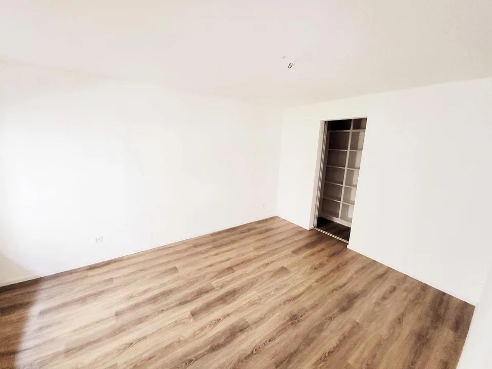 2.5-Room Maisonette Row House in St. Gallen Museumsquartier – photo 8 of 18