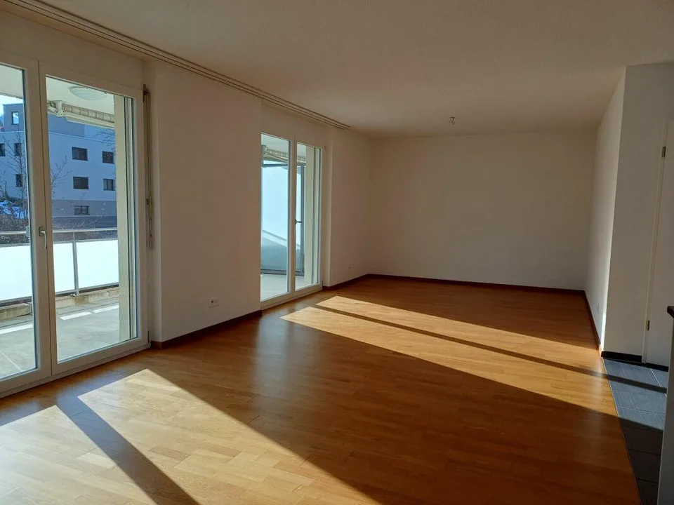 Attractive 4.5 room apartment on the ground floor – photo 4 of 9