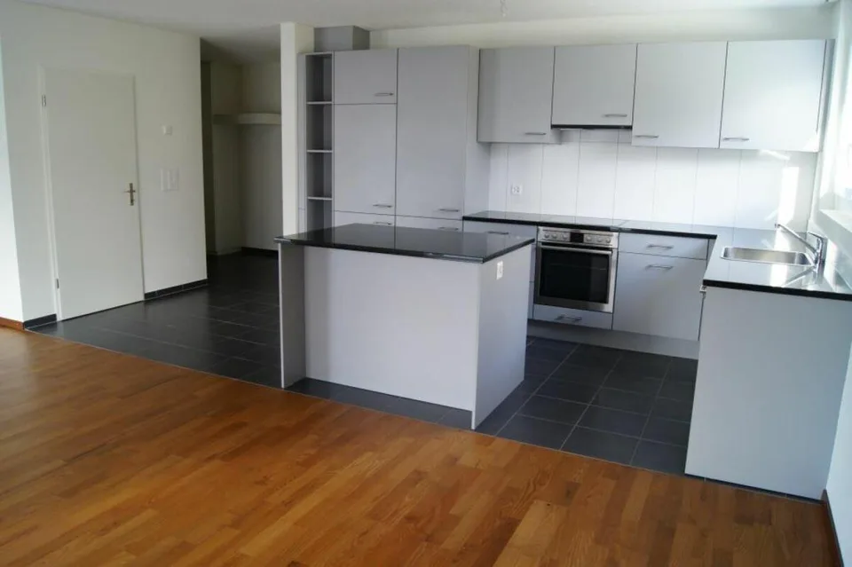 Attractive 4.5 room apartment on the ground floor – photo 3 of 9