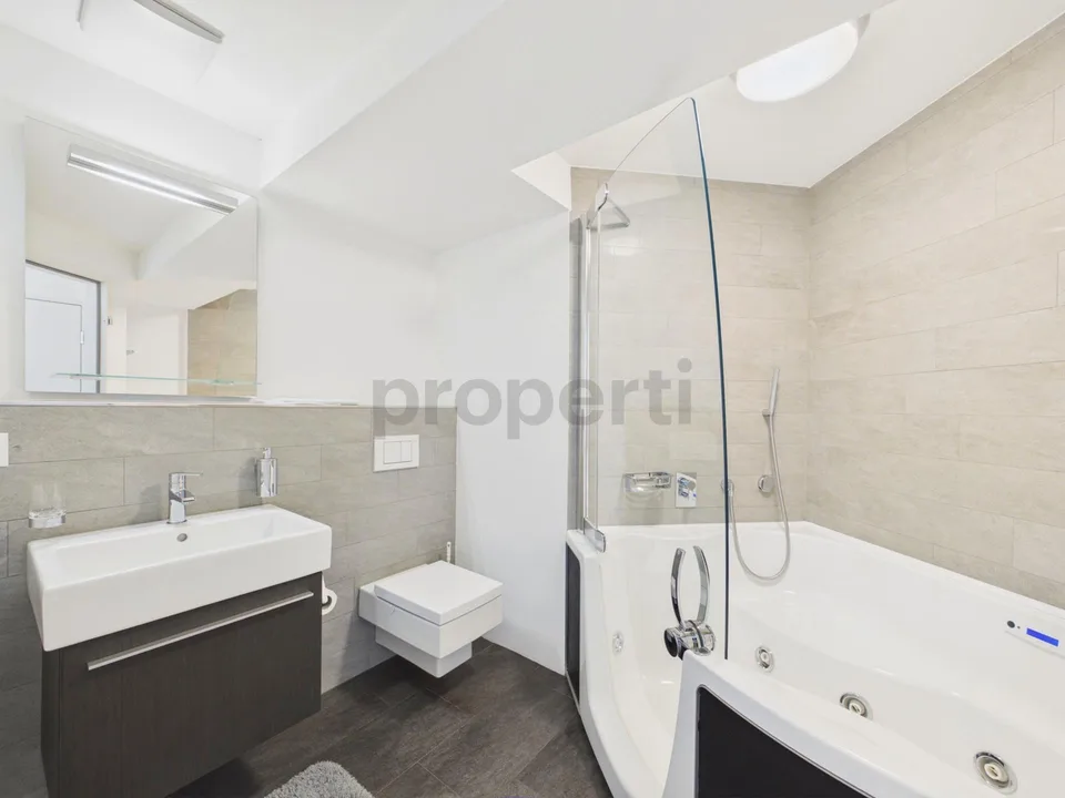 Exclusive spacious 3.5 room apartment with terrace and garden in a park-like setting – photo 10 of 22