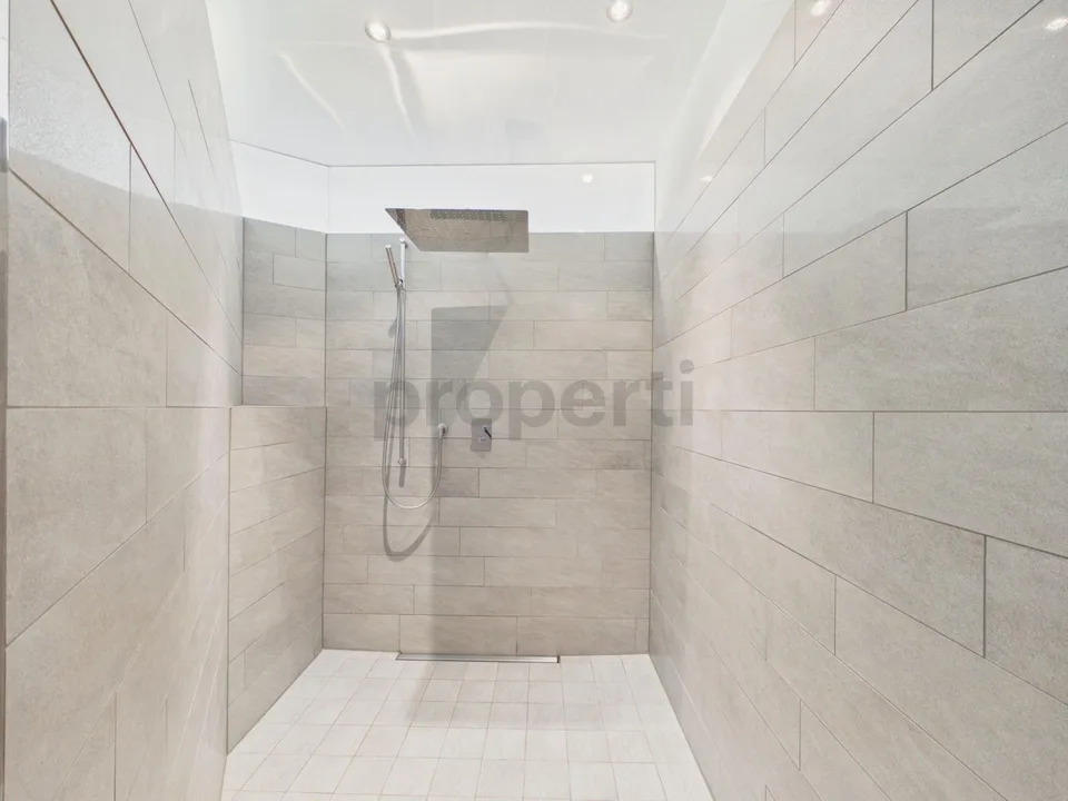 Exclusive spacious 3.5 room apartment with terrace and garden in a park-like setting – photo 8 of 22