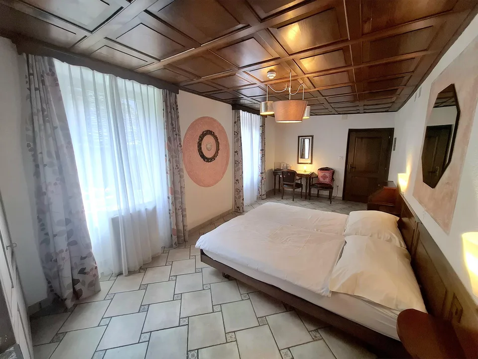 Residenza storica con 20 camere nel cuore di Intragna – abitare, os... – Foto 6 von 14