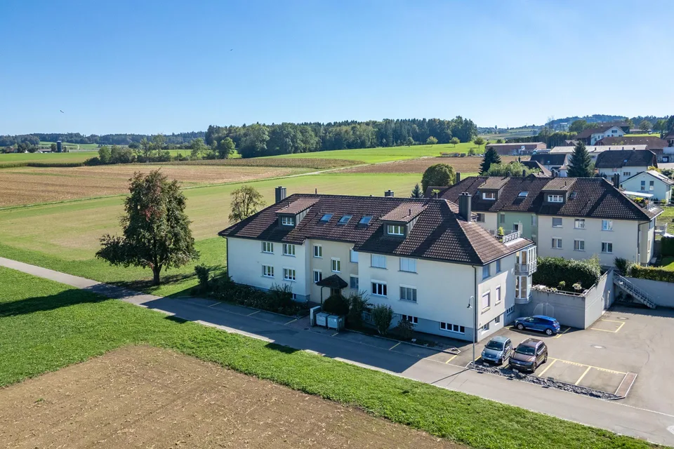 Grosszügige Wohnung mit schöner Aussicht ins Grüne – photo 2 of 15