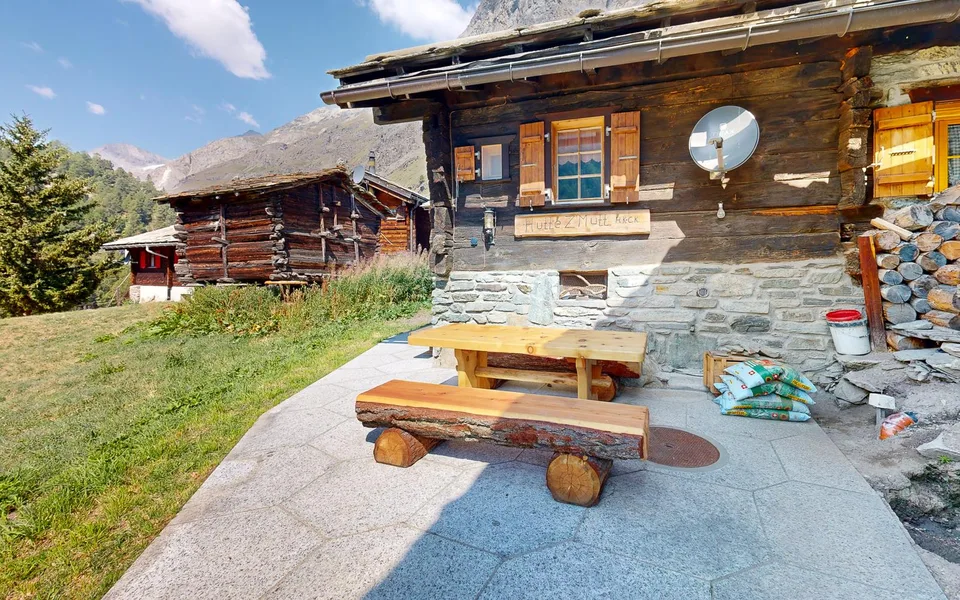 Traditionelles Stadel im Weiler Zmutt – foto 2 di 6