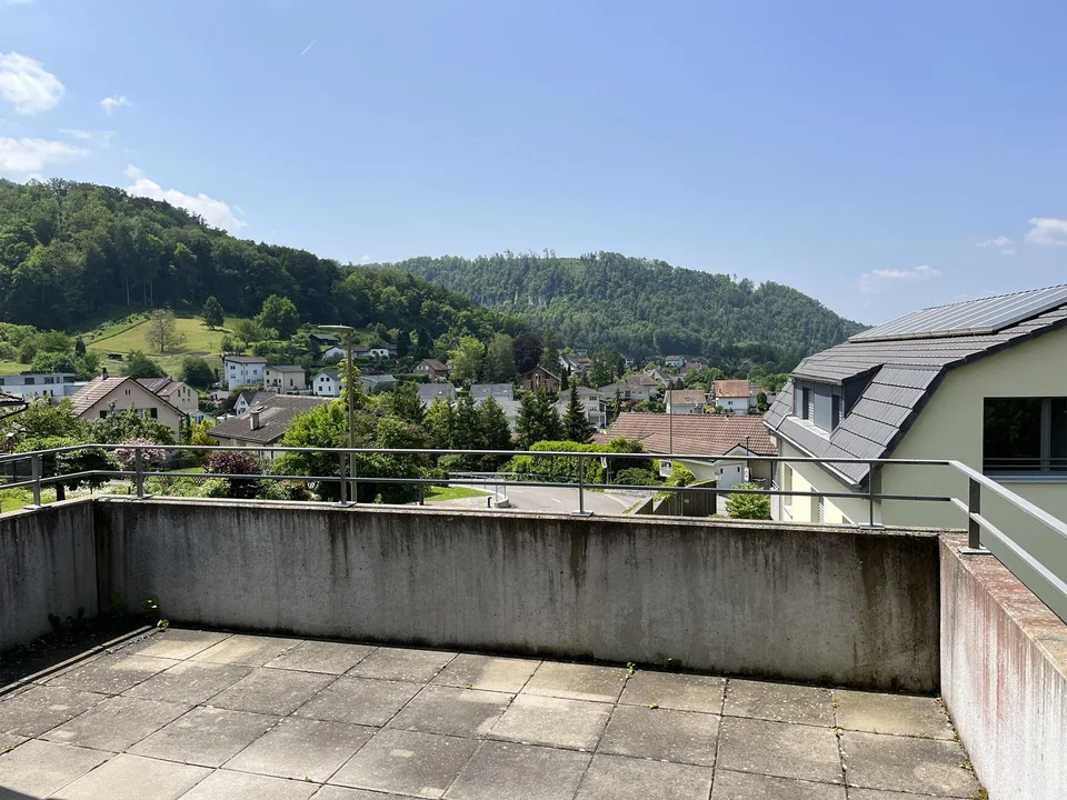 Grosszügige 3,5-Zimmer-Dachwohnung mit Balkon an erhöhter Lage – Foto 13 von 16