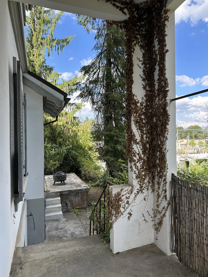 Freistehendes Jugendstilhaus mit Garten – photo 25 of 27
