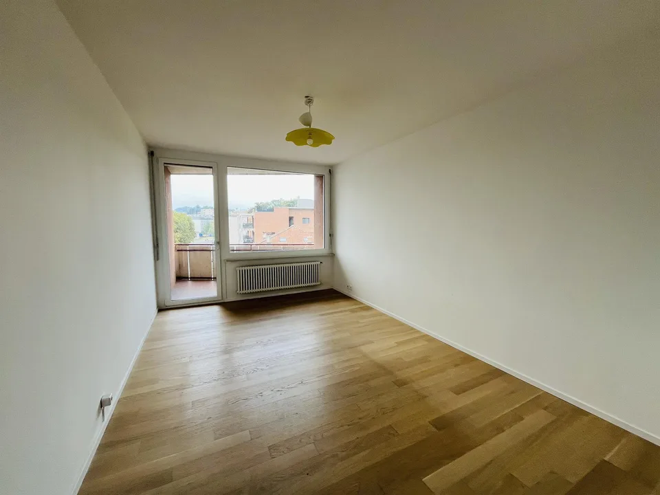 CONFORTEVOLE APPARTAMENTO 3 LOCALI RISTRUTTURATO – Foto 3 von 6