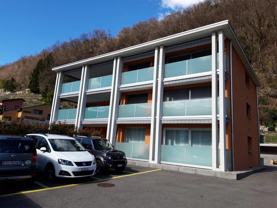 Appartamento moderno e confortevole di 4,5 stanze a Bellinzona – Foto 3 von 5