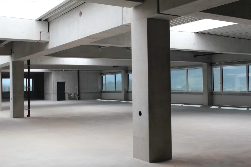 Moderne Produktions- und Gewerbeflächen an verkehrsgünstiger Lage - – foto 3 di 9