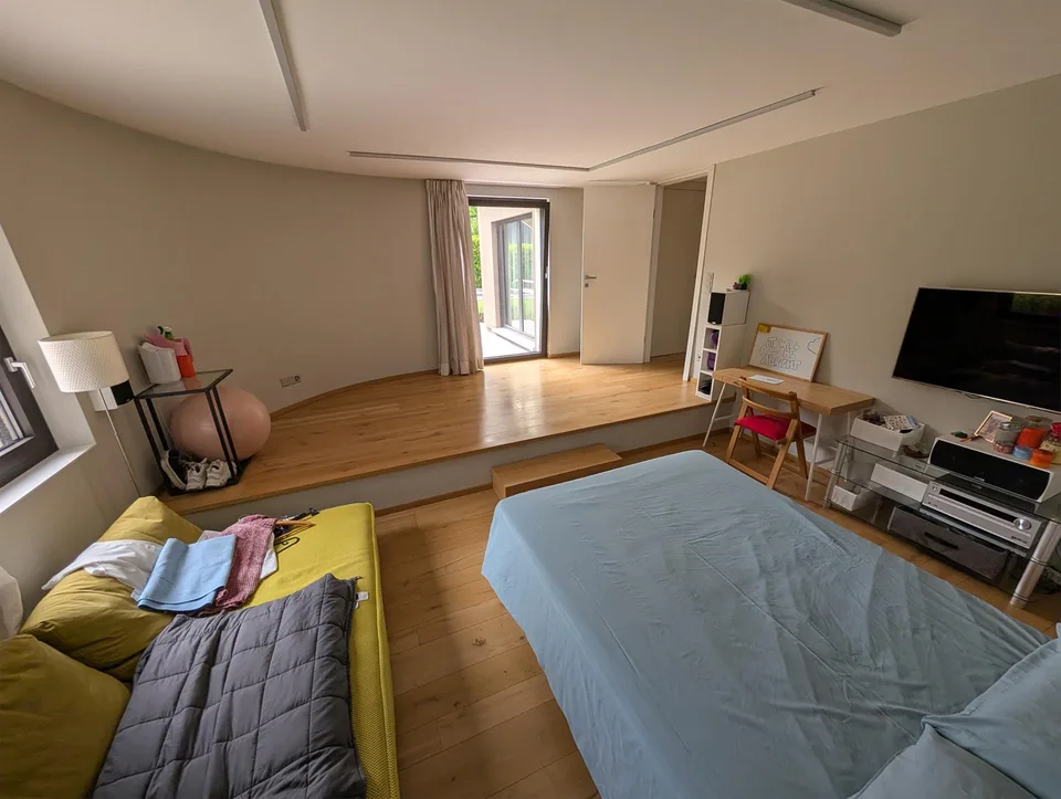 Camera in affitto in villa elegante – posizione strategica – Foto 2 von 8