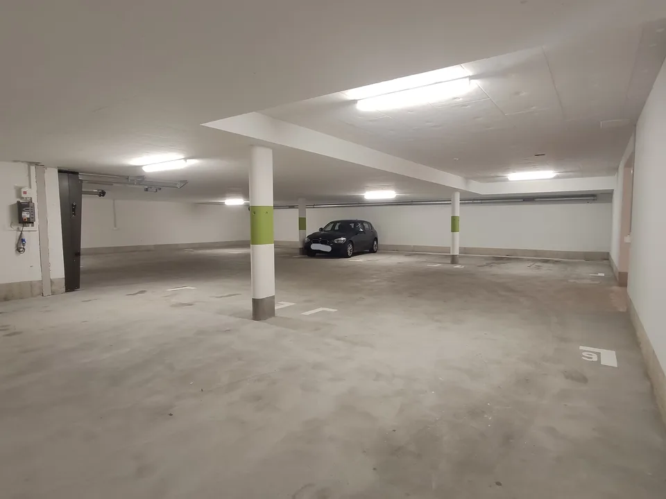 Einstellplätze mit E-Ladestationsvorrichtungen zu vermieten – Foto 2 von 5