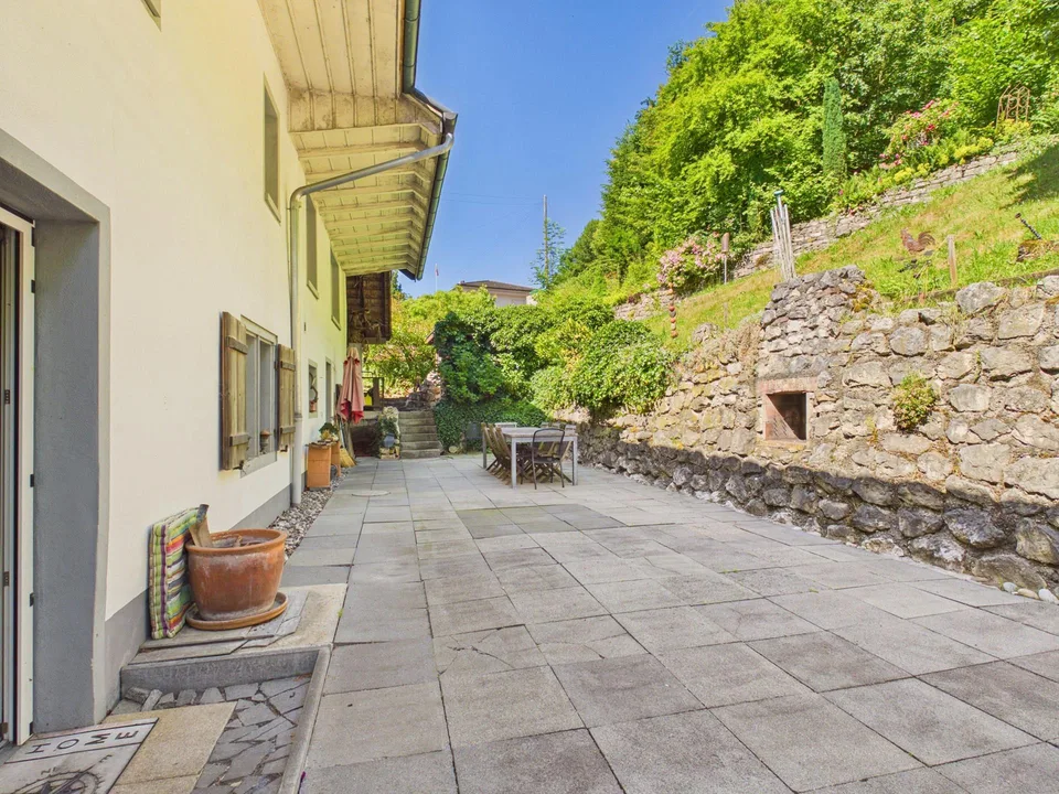 Freistehendes Zuhause mit Charme und Entwicklungspotenzial – Foto 2 von 13