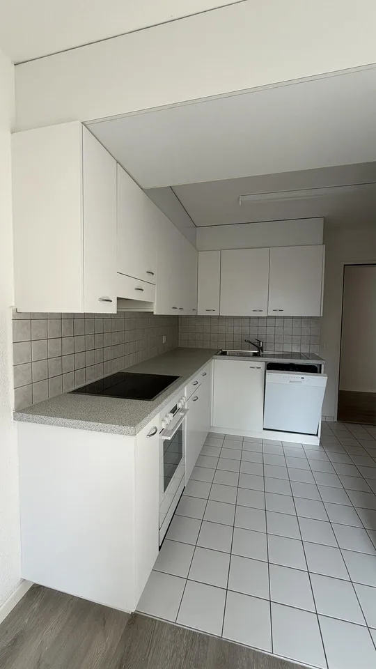 Grosszügige 4.5 Zimmerwohnung in Tann / befristet bis 30.09.2027 – photo 2 sur 8