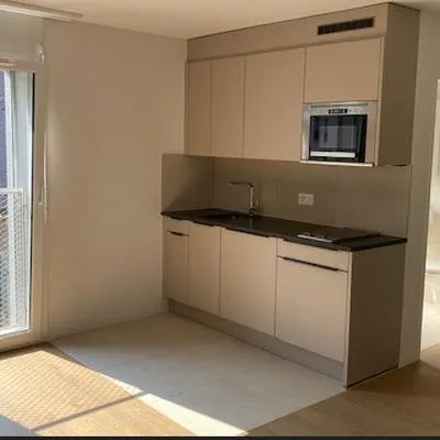 Schönes 1-Zimmer-Apartment in einem vollständig renovierten Gebäude – Foto 2 von 5