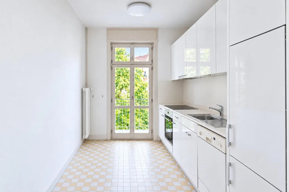 Charming 4-room apartment with two balconies – photo 6 of 11