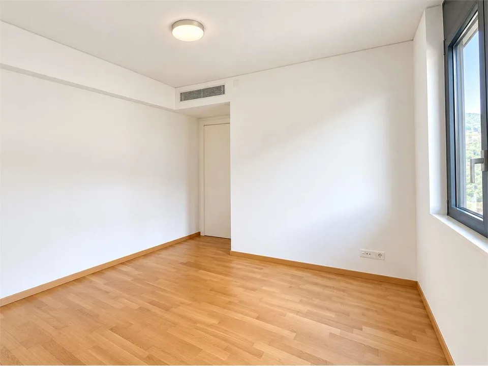 Vacallo: helles 3.5-Zimmer-Wohnung mit großer Terrasse und großen Innenräumen – Foto 7 von 9