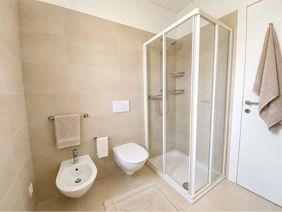 Vacallo: helles 3.5-Zimmer-Wohnung mit großer Terrasse und großen Innenräumen – Foto 8 von 9