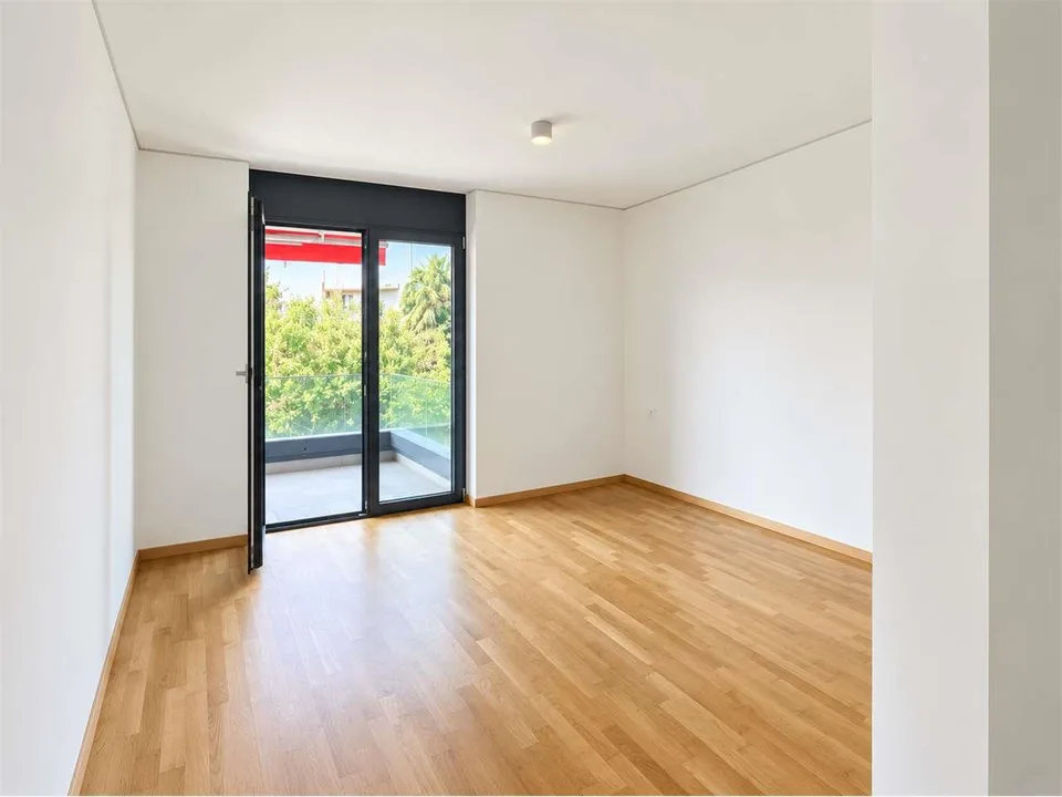 Helles Apartment 4.5 Zimmer mit großer Terrasse und großen Innenräumen – Foto 7 von 10