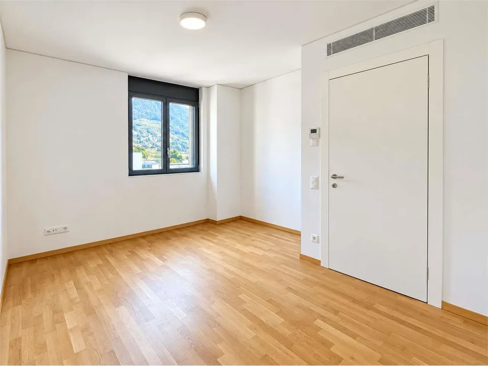 Helles Apartment 4.5 Zimmer mit großer Terrasse und großen Innenräumen – Foto 6 von 10