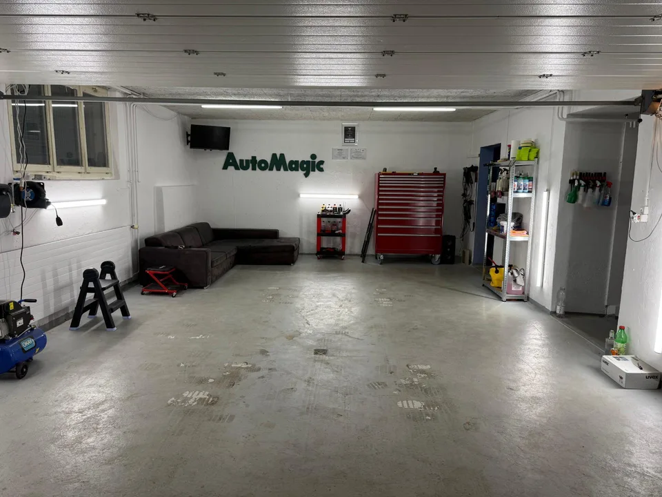 Garagenplatz inkl. Lager-/Hobbyraum zu vermieten – Foto 4 von 7