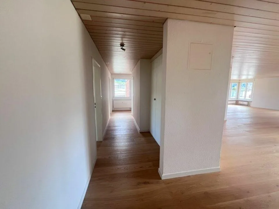 Appartement de rêve de 5,5 pièces avec plan d'étage spacieux et terrasse vous cherche ! – photo 11 sur 26