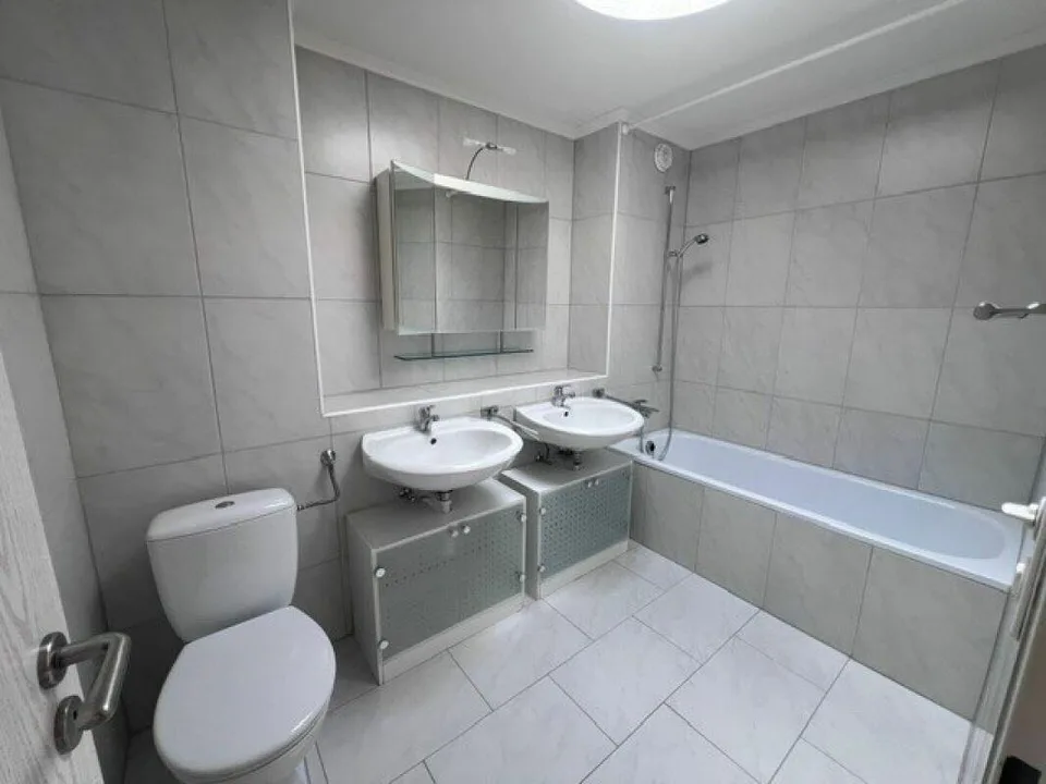 Appartement de rêve de 5,5 pièces avec plan d'étage spacieux et terrasse vous cherche ! – photo 17 sur 26