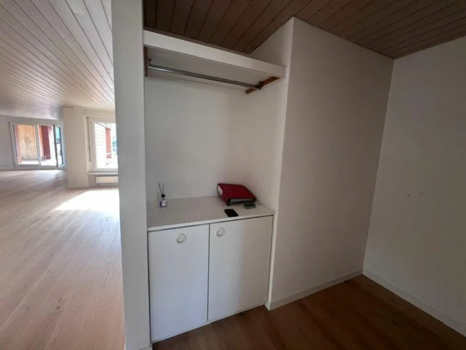 Appartement de rêve de 5,5 pièces avec plan d'étage spacieux et terrasse vous cherche ! – photo 10 sur 26