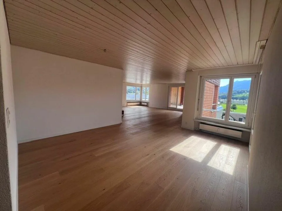 Appartement de rêve de 5,5 pièces avec plan d'étage spacieux et terrasse vous cherche ! – photo 6 sur 26