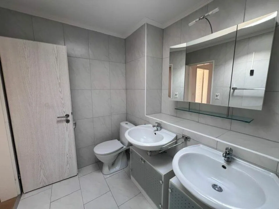 Appartement de rêve de 5,5 pièces avec plan d'étage spacieux et terrasse vous cherche ! – photo 18 sur 26