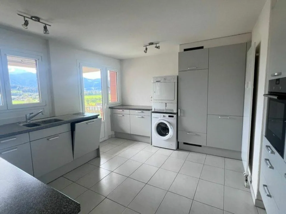 Appartement de rêve de 5,5 pièces avec plan d'étage spacieux et terrasse vous cherche ! – photo 9 sur 26