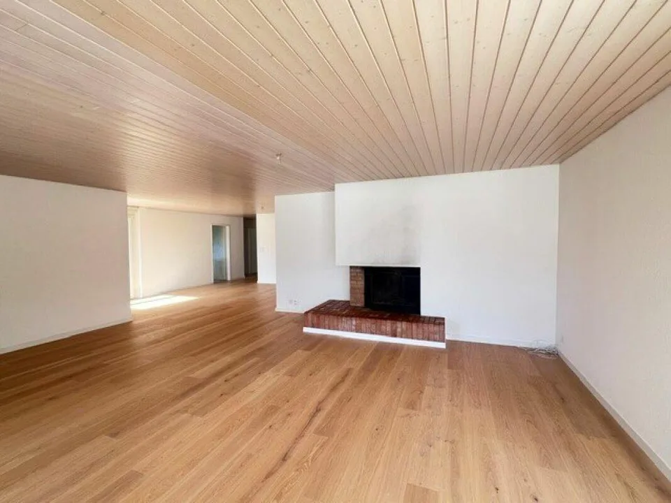 Appartement de rêve de 5,5 pièces avec plan d'étage spacieux et terrasse vous cherche ! – photo 3 sur 26