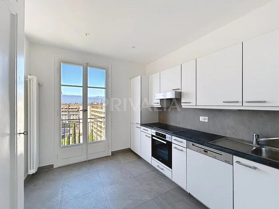 Élégant 5.5 pièces avec balcons au coeur de Florissant – photo 3 sur 8