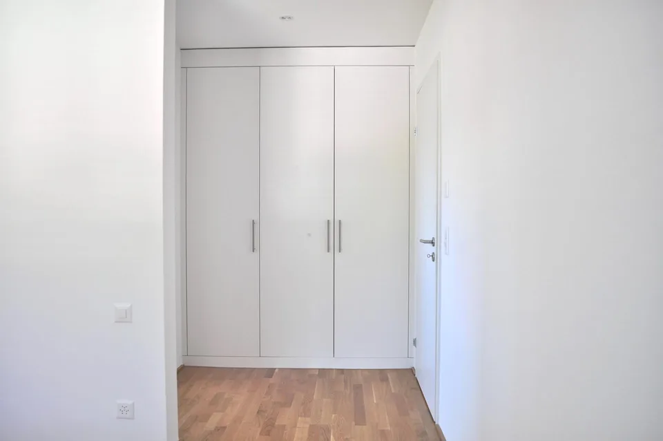 Grosse schöne 4.5 Zimmer-Wohnung zu vermieten – photo 7 of 12
